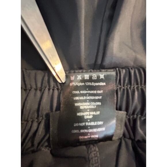 Black Elastic Waist Lightweight Womens Shorts L/12 By Letao Tao - Picture 4 of 4